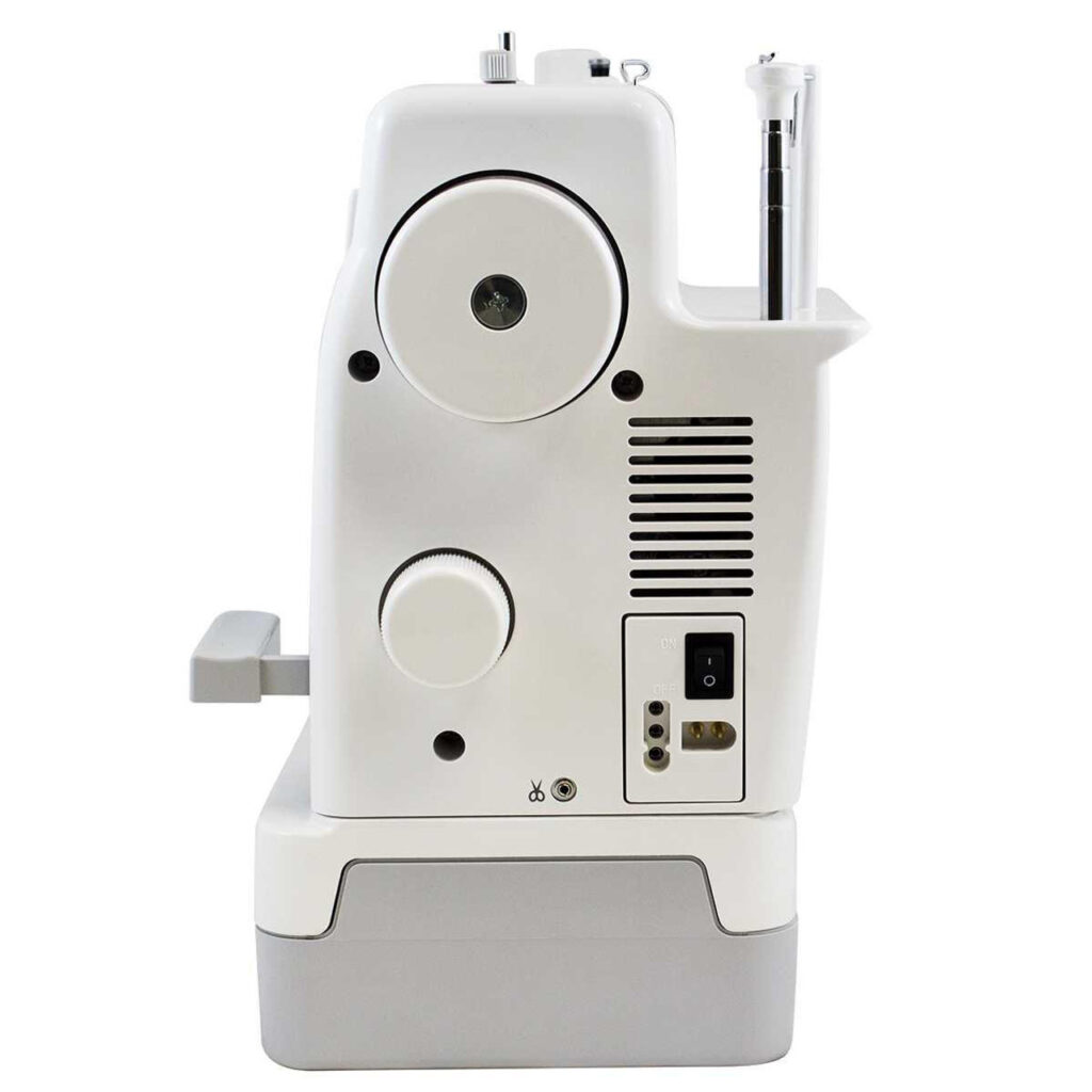 Built-in needle threader simplifies threading in Janome 1600P-QC machine