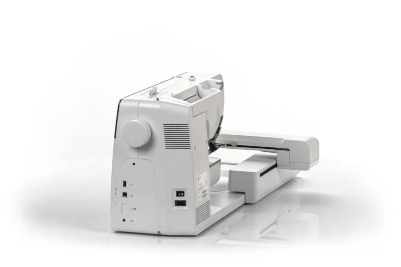 Efficient embroidery experience Bernina 590 E
