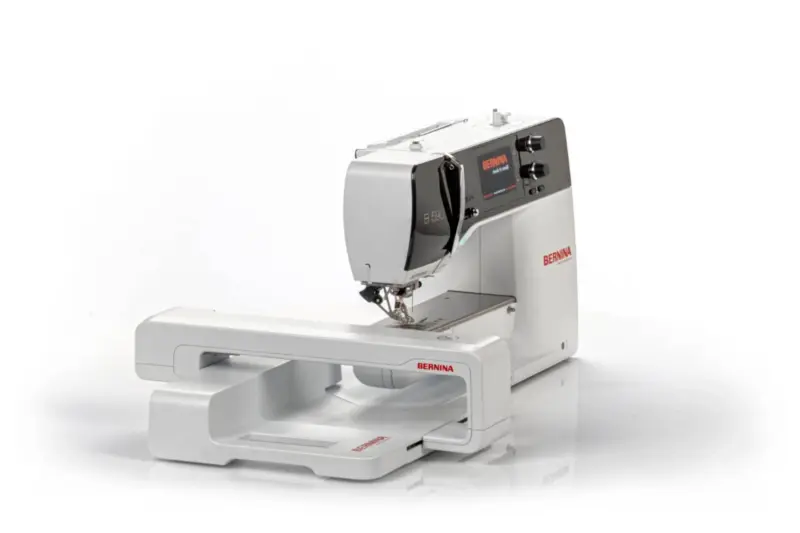 Easy embroidery capabilities Bernina 590 E