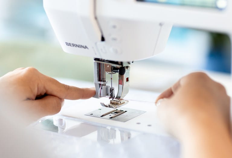 bernina 335 easy to transport store and use at home