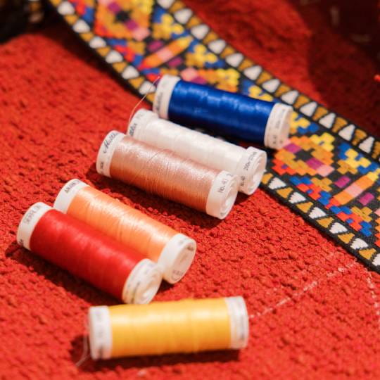 machine offers ergonomic design to reduce fatigue during long sewing sessions