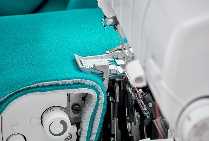 Baby Lock Splendor 8 Thread Serger for sale with convenient built in thread cutter