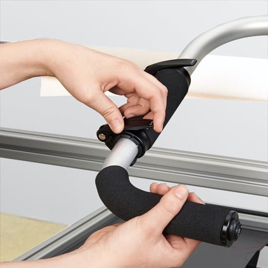 BERNINA Q16 PLUS with BERNINA Hoop Frame includes smooth fabric management