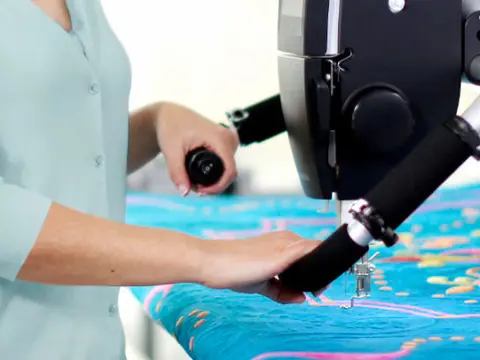 BERNINA Q16 PLUS with BERNINA Hoop Frame delivers high precision quilting
