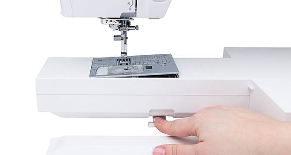 Elna eXcellence 782 includes easy maintenance access