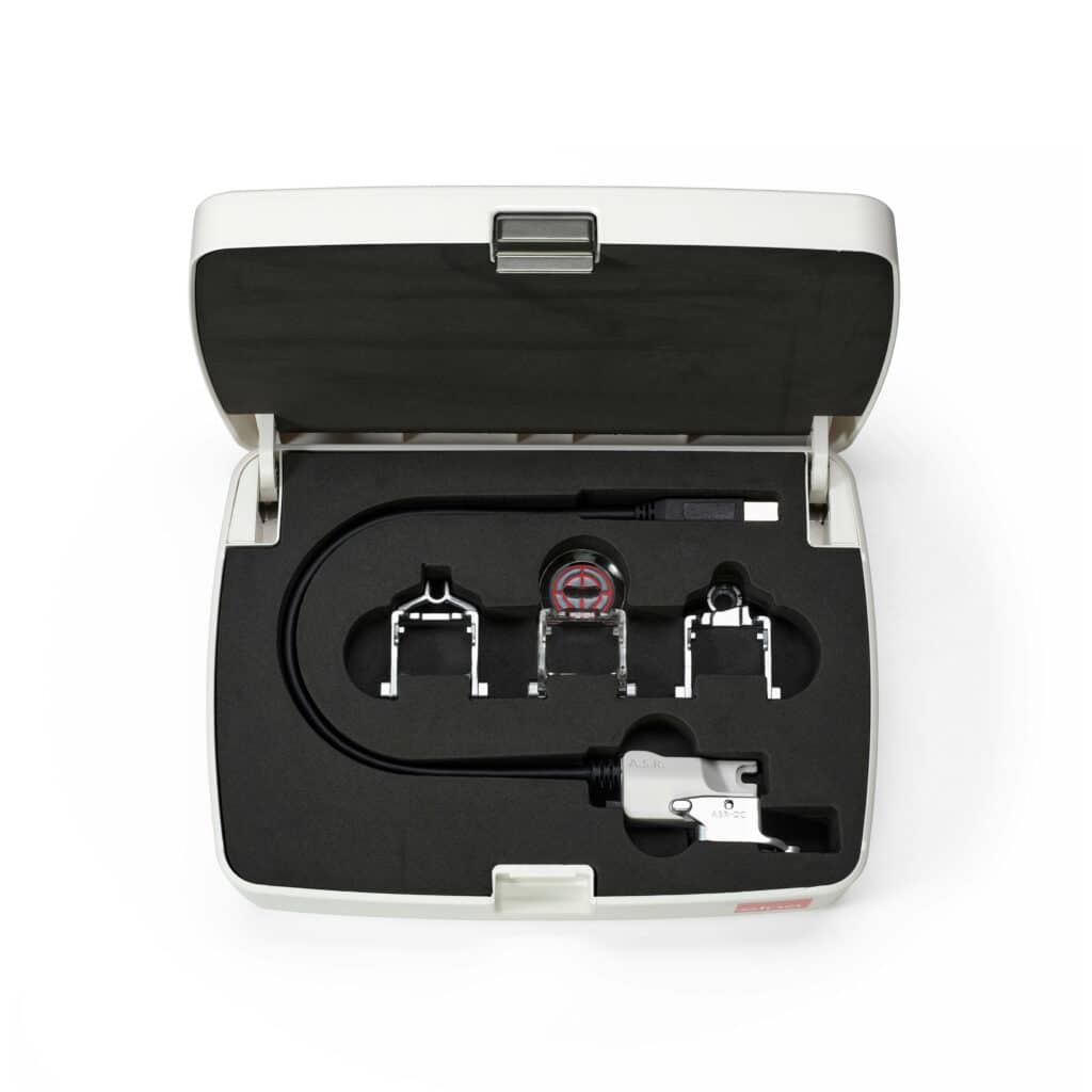 Elna eXcellence 782 built for accurate stitch placement